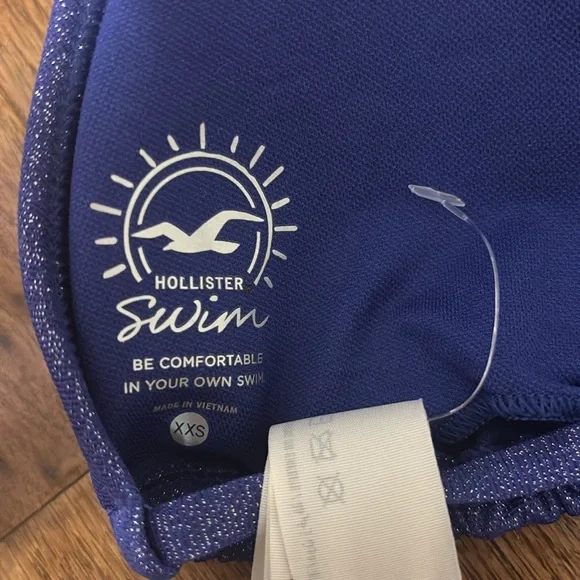 NWT Hollister Co. blue shimmer triangle string bikini top XXS - Picture 4 of 5